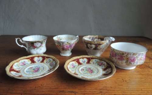 ROYAL ALBERT ASSORTED ITEMS - FOR RESTORING
