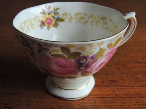 ROYAL ALBERT ASSORTED ITEMS - FOR RESTORING
