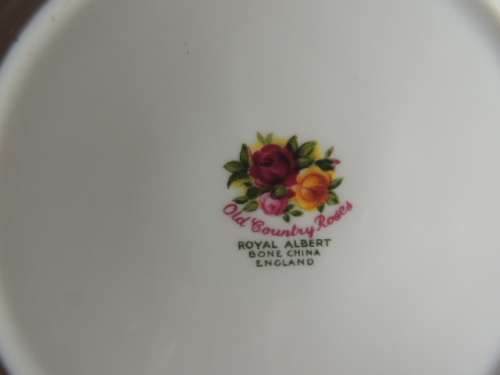 ROYAL ALBERT SIDE PLATE - "OLD COUNTRY ROSES"