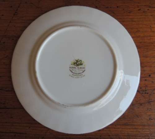 ROYAL ALBERT SIDE PLATE - "FLOWERS OF THE MONTH SERIES, JANUARY SNOWDROPS"