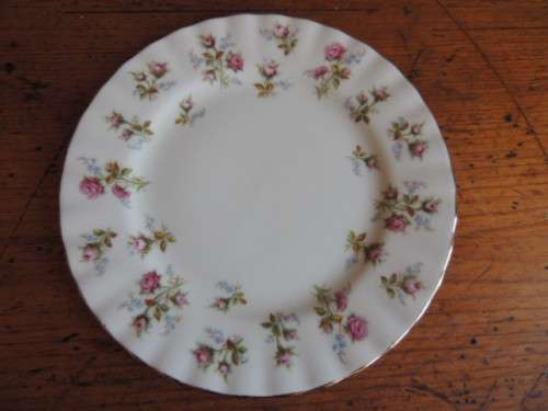 ROYAL ALBERT TEA SET - "WINSOME" 22 PIECES - For Memories Midrand