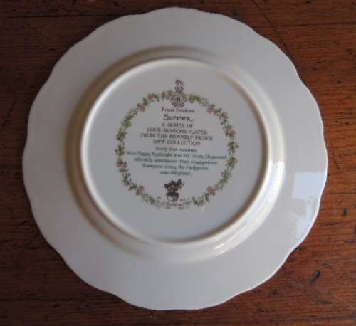 ROYAL DOULTON BRAMBLY HEDGE PLATE 21 CM - "SUMMER"