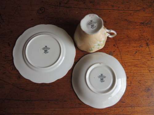 ROYAL ALBERT TRIO - "LAURENTIAN SNOWDROP"