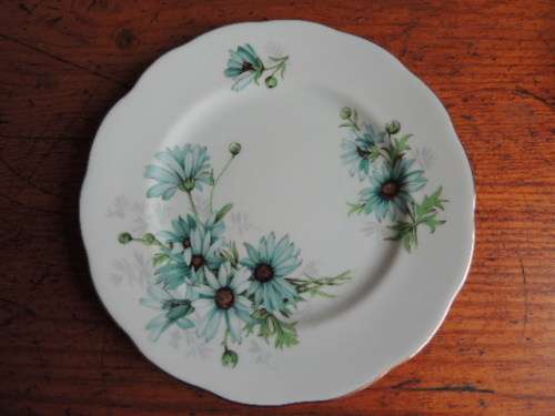 ROYAL ALBERT TRIO - UN NAMED - BEAUTIFUL DAISIES