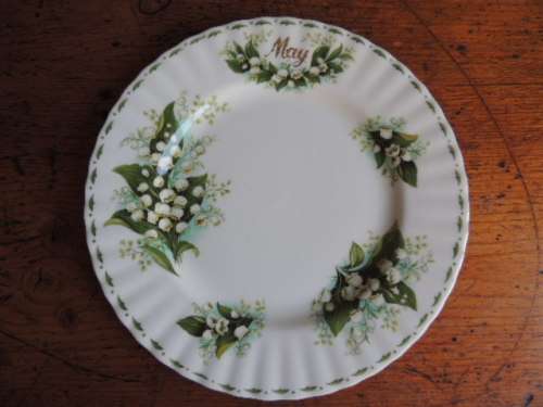 ROYAL ALBERT FLOWERS OF THE MONTH 20.5CM PLATE - "MAY"