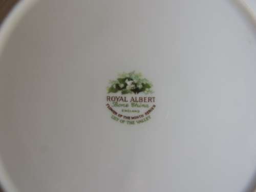 ROYAL ALBERT FLOWERS OF THE MONTH 20.5CM PLATE - "MAY"