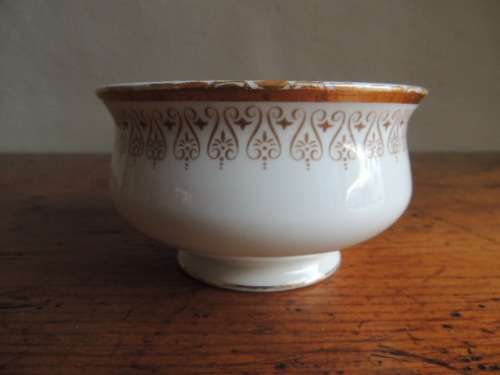 ROYAL ALBERT SUGAR BOWL - "BURLINGTON"