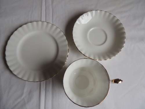 ROYAL ALBERT TRIO - "VAL D'OR"