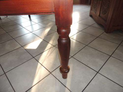 LARGE OREGON DINING TABLE - BEAUTIFUL TURNED LEGS - 2.4 metres