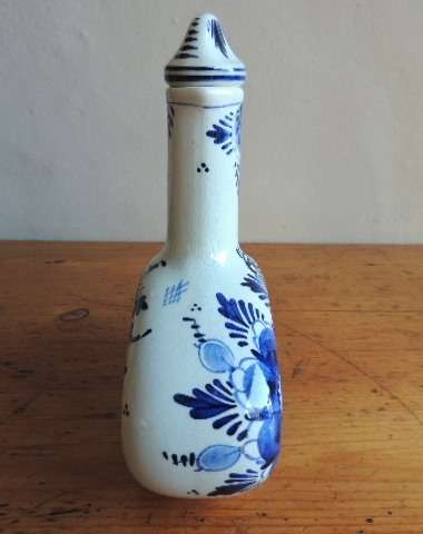 DELFT DECANTER - NUMBER 1