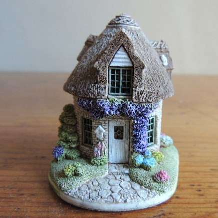 LILLIPUT LANE MINIATURE HOUSE - "DOVECOTE"