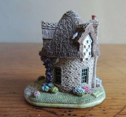 LILLIPUT LANE MINIATURE HOUSE - "DOVECOTE"