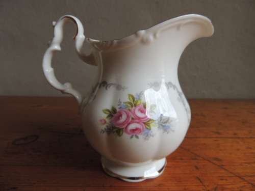 ROYAL ALBERT 41 PIECE TEA SET - "TRANQUILLITY" - SET B - FANTASTIC WEEKEND SPECIAL