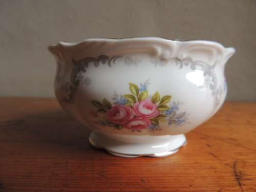 ROYAL ALBERT 41 PIECE TEA SET - "TRANQUILLITY" - SET B - FANTASTIC WEEKEND SPECIAL