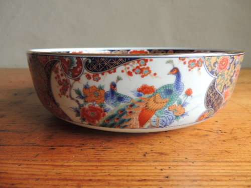 JAPANESE IMARI BOWL - PROFUSELY DECORATED - MINT CONDITION