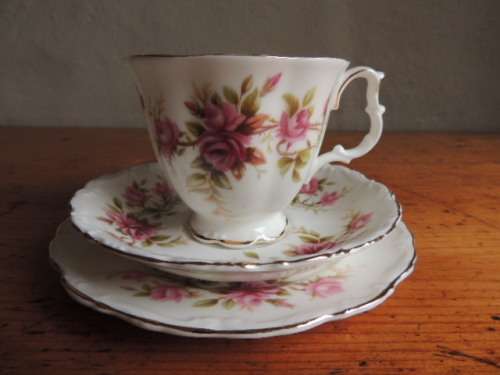 ROYAL ALBERT TRIO - "ROMANCE"