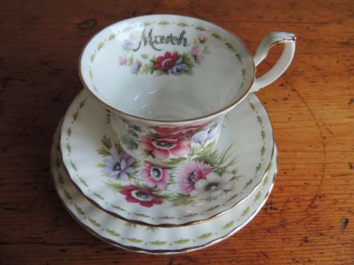 ROYAL ALBERT TRIO - FLOWERS OF THE MONTH SERIES - MARCH ANEMONES