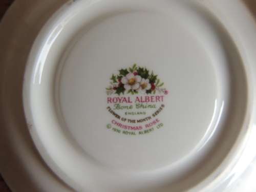 ROYAL ALBERT DUO - FLOWERS OF THE MONTH SERIES, DECEMBER "CHRISTMAS ROSE"