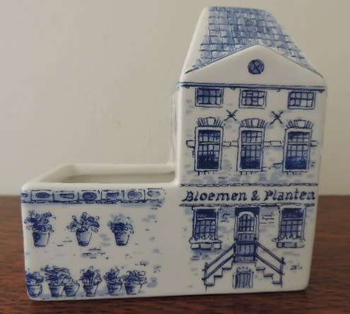 DELFTS REGINA HAND PAINTED HOUSE -"BLOEMEN & PLANTEN"