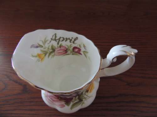 ROYAL ALBERT FLOWER OF THE MONTH MILK JUG - APRIL (Sweet pea)