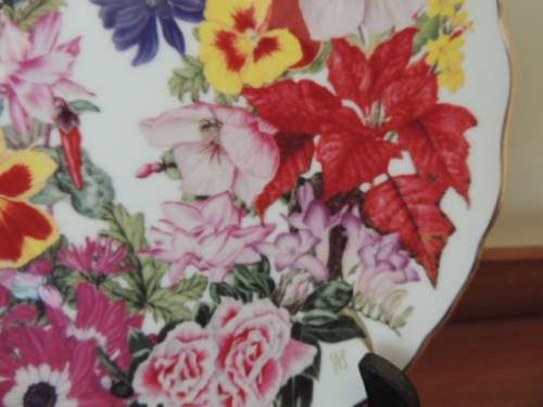 ROYAL ALBERT CABINET PLATE - "CHRISTMAS BOUQUET" - WITH CERTIFICATE OF PROVENANCE