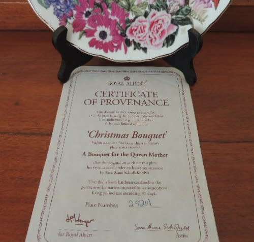 ROYAL ALBERT CABINET PLATE - "CHRISTMAS BOUQUET" - WITH CERTIFICATE OF PROVENANCE