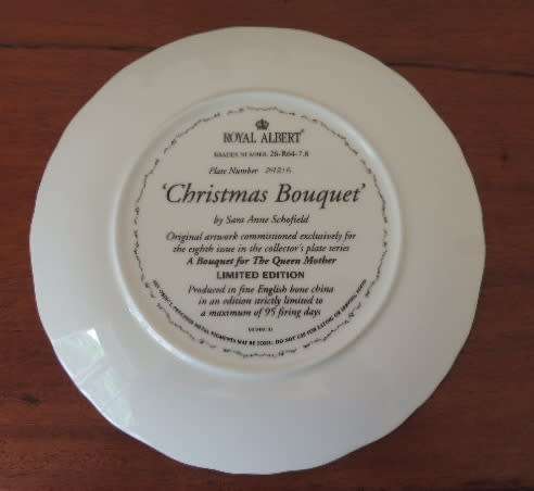 ROYAL ALBERT CABINET PLATE - "CHRISTMAS BOUQUET" - WITH CERTIFICATE OF PROVENANCE