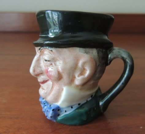 ROYAL DOULTON CHARACTER JUG MINIATURE 5.5 cm - "MR MICAWBER"