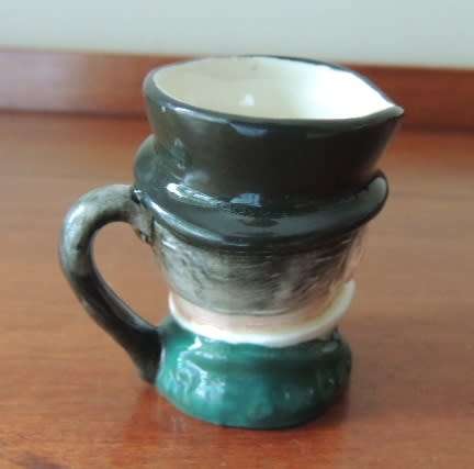 ROYAL DOULTON CHARACTER JUG MINIATURE 5.5 cm - "MR MICAWBER"