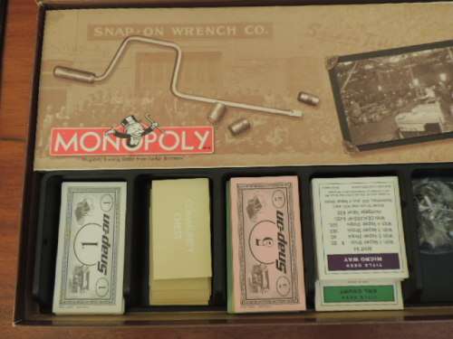 MONOPOLY SET - SNAP ON