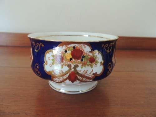 ROYAL ALBERT TEA SET 21 PIECES - "HEIRLOOM"