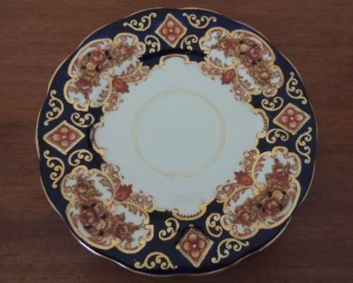 ROYAL ALBERT TEA SET 21 PIECES - "HEIRLOOM"