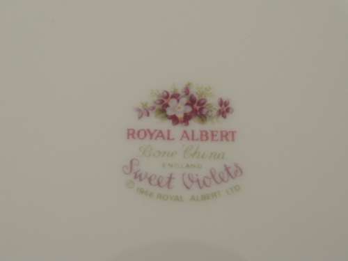ROYAL ALBERT TRIO - "SWEET VIOLETS"