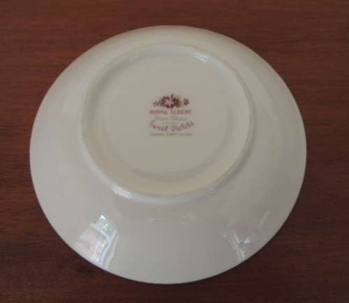 ROYAL ALBERT TRIO - "SWEET VIOLETS"