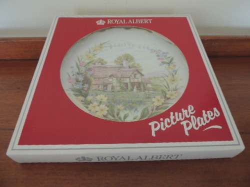 ROYAL ALBERT PLATE FROM THE COTTAGE GARDEN YEAR SERIES - "SPRING"