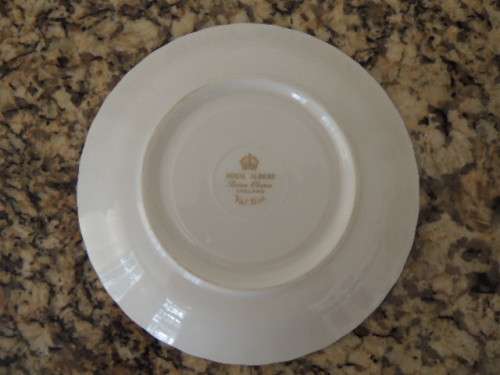 ROYAL ALBERT 21 PIECE TEA SET - "VAL D'OR" - BLACK FRIDAY SPECIAL