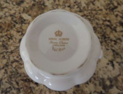 ROYAL ALBERT 21 PIECE TEA SET - "VAL D'OR" - BLACK FRIDAY SPECIAL