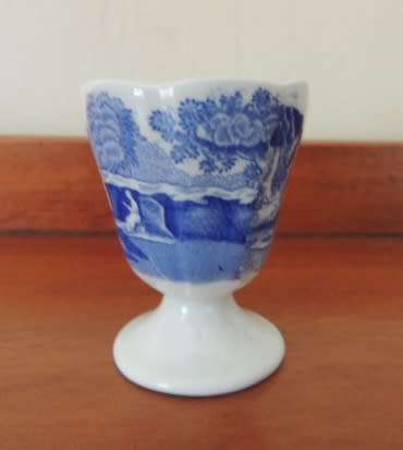 COPELAND SPODE'S ITALIAN BLUE - FOOTED EGGCUP
