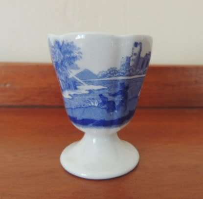 COPELAND SPODE'S ITALIAN BLUE - FOOTED EGGCUP