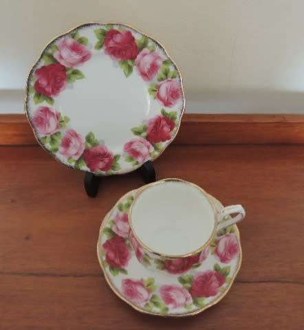 ROYAL ALBERT TRIO - "OLD ENGLISH ROSE"