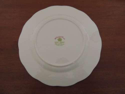 ROYAL ALBERT TRIO - "OLD ENGLISH ROSE"