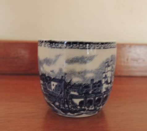 BRITAIN CASTLES EGG CUP