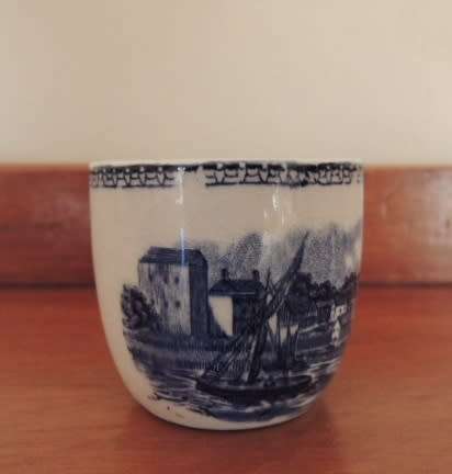 BRITAIN CASTLES EGG CUP