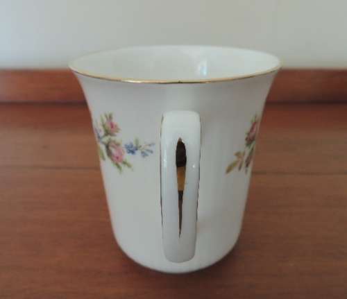 ROYAL ALBERT MUG - "MOSS ROSE"