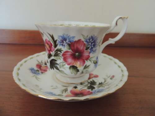 ROYAL ALBERT FLOWER OF THE MONTH TEA DUO - "AUGUST" POPPY