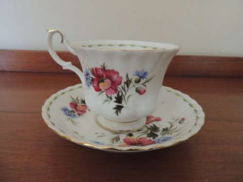 ROYAL ALBERT FLOWER OF THE MONTH TEA DUO - "AUGUST" POPPY