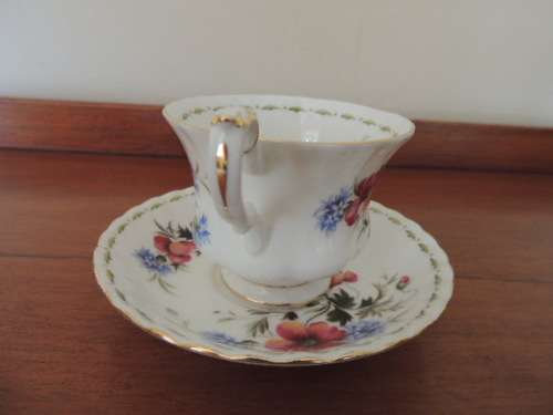 ROYAL ALBERT FLOWER OF THE MONTH TEA DUO - "AUGUST" POPPY