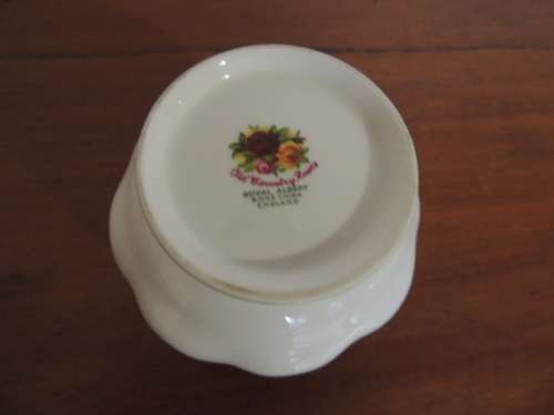 ROYAL ALBERT LIDDED MARMALADE JAR - "OLD COUNTRY ROSES"