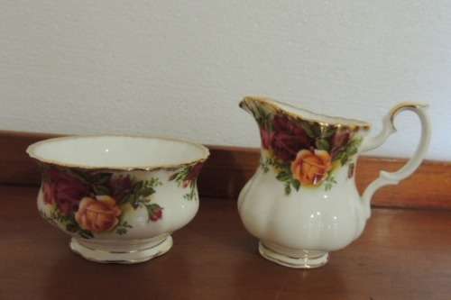 ROYAL ALBERT MILK JUG AND SUGAR BOWL FOR A COFFEE SET - "OLD COUNTRY ROSES"