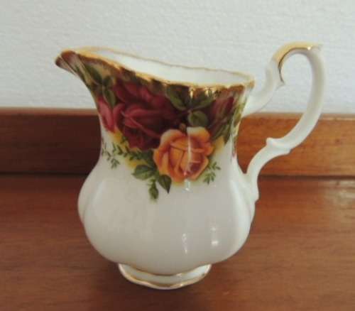 ROYAL ALBERT MILK JUG AND SUGAR BOWL FOR A COFFEE SET - "OLD COUNTRY ROSES"